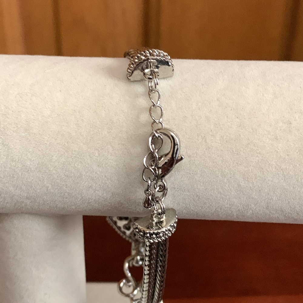 Lia Sophia silver tone rhinestone heart bracelet - Picture 5 of 8